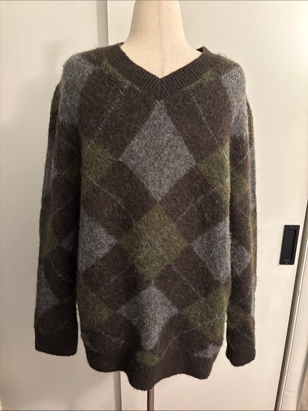 GAP Men's Argyle V-Neck Sweater in Olive, Gray & Brown